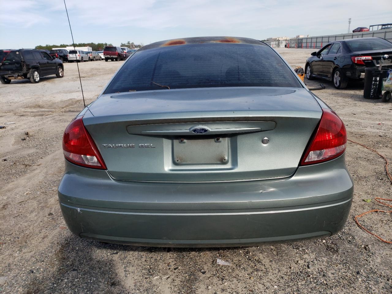 2006 Ford Taurus - Image 6