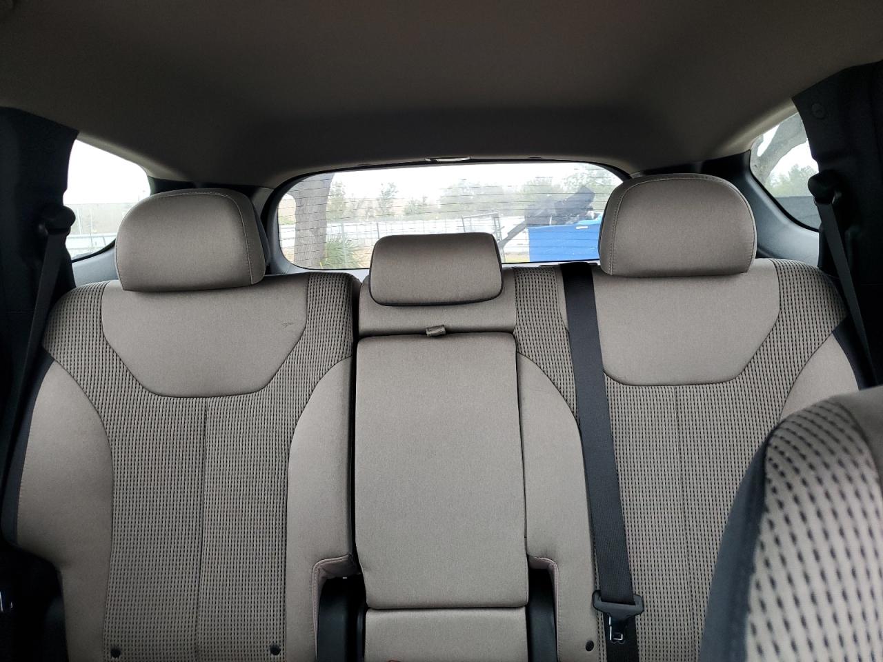 2020 Hyundai Santa Fe - Image 10