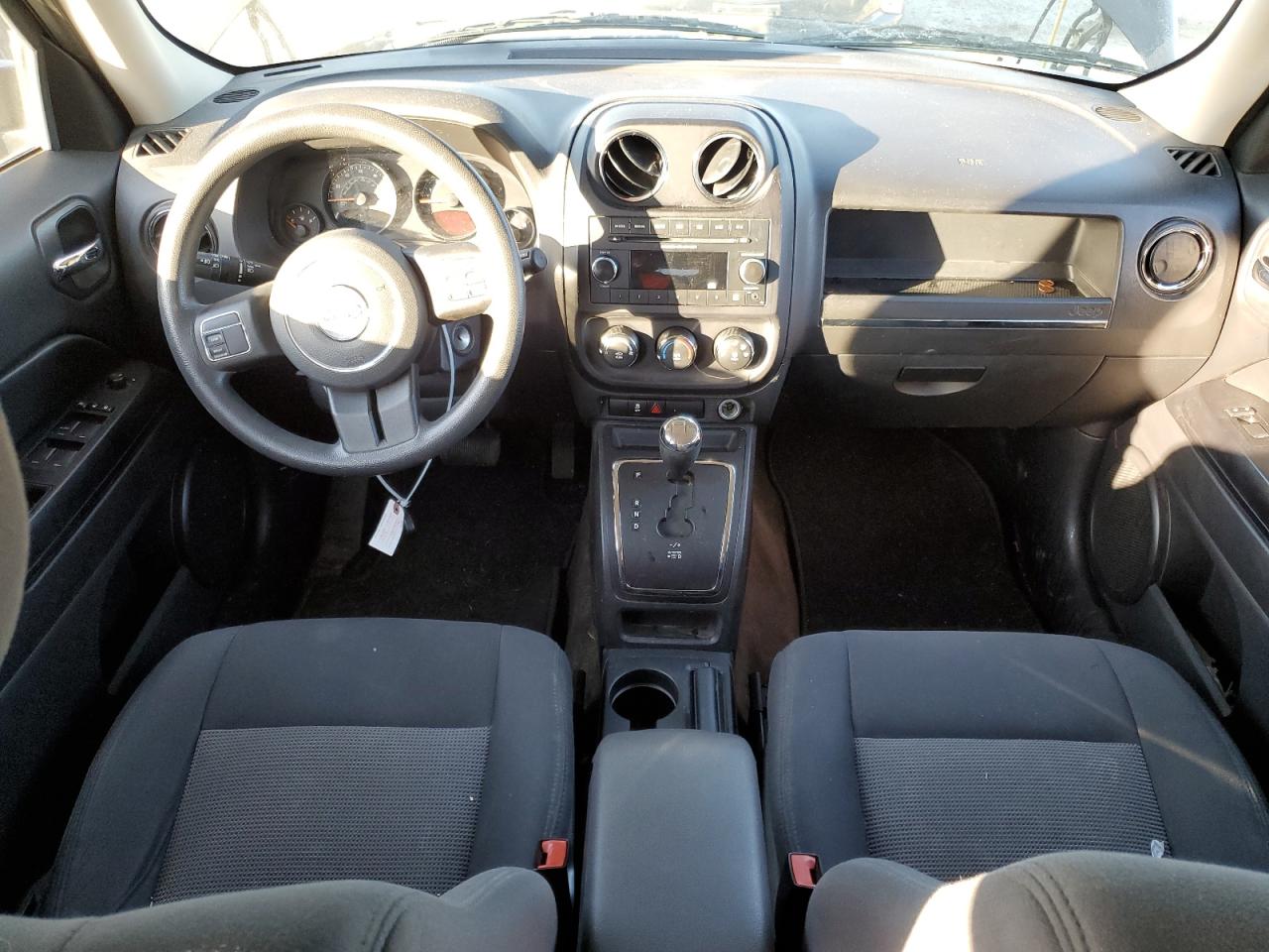 2015 Jeep Liberty (Patriot) - Image 8