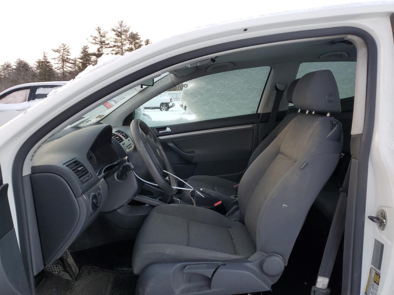 2008 Volkswagen Golf - Image 7