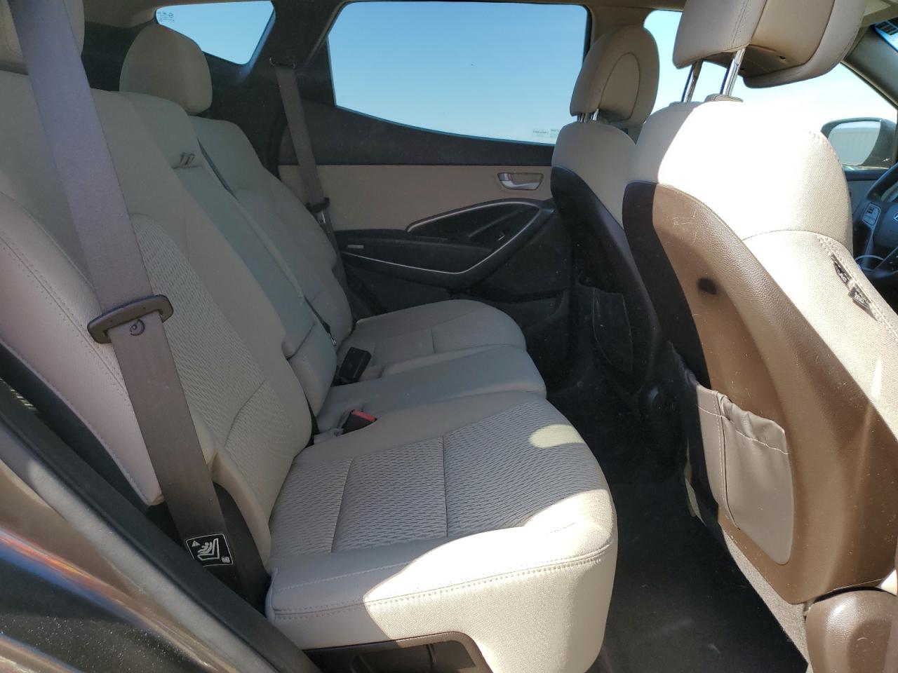 2014 Hyundai Santa Fe - Image 11