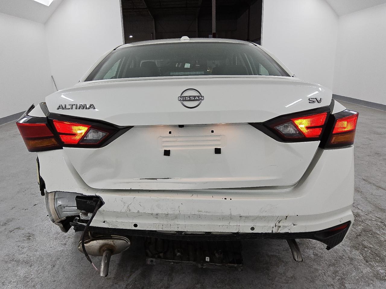 2024 Nissan Altima - Image 6
