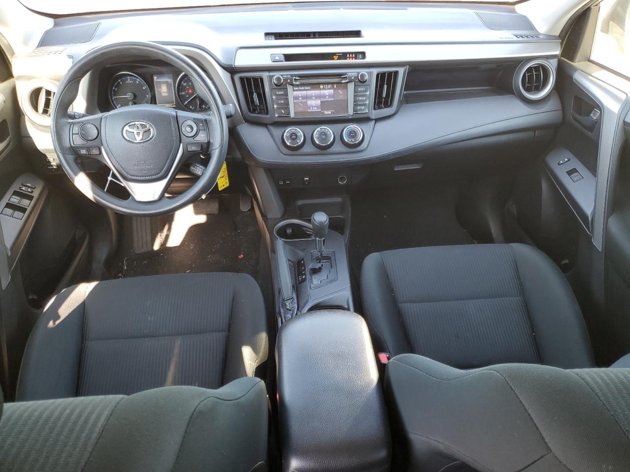 2018 Toyota RAV 4 - Image 8