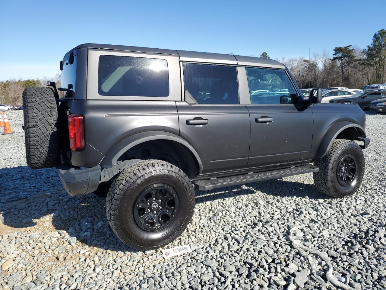 2022 Ford Bronco - Image 3