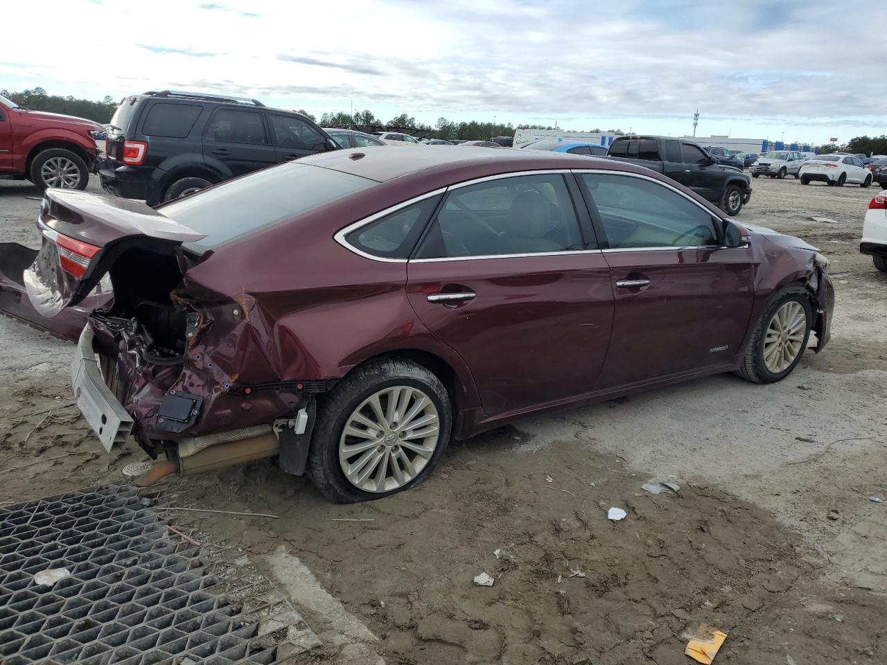 2015 Toyota Avalon - Image 3
