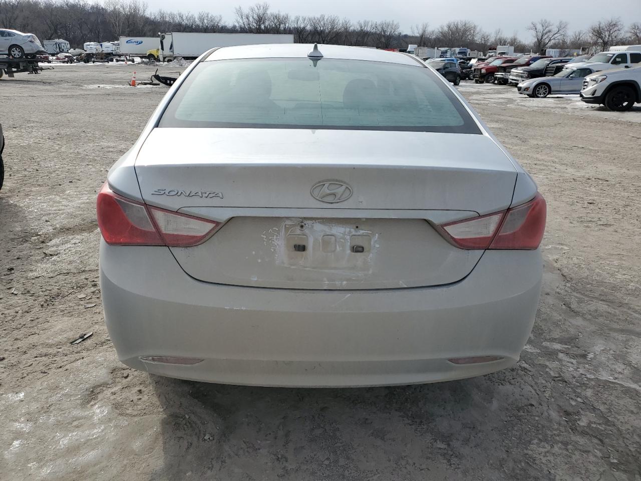 2012 Hyundai Sonata - Image 6