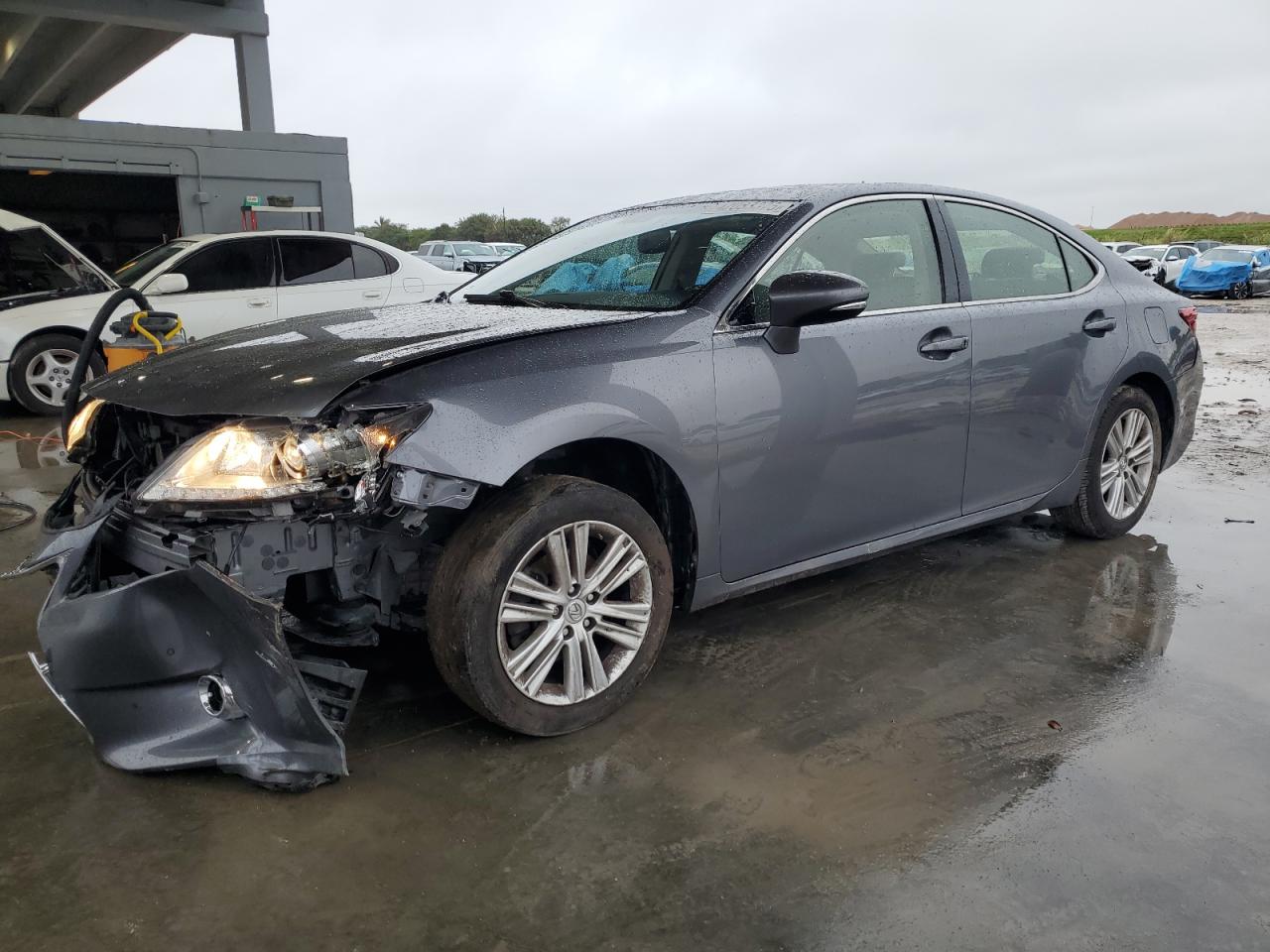 2015 Lexus ES - Image 1