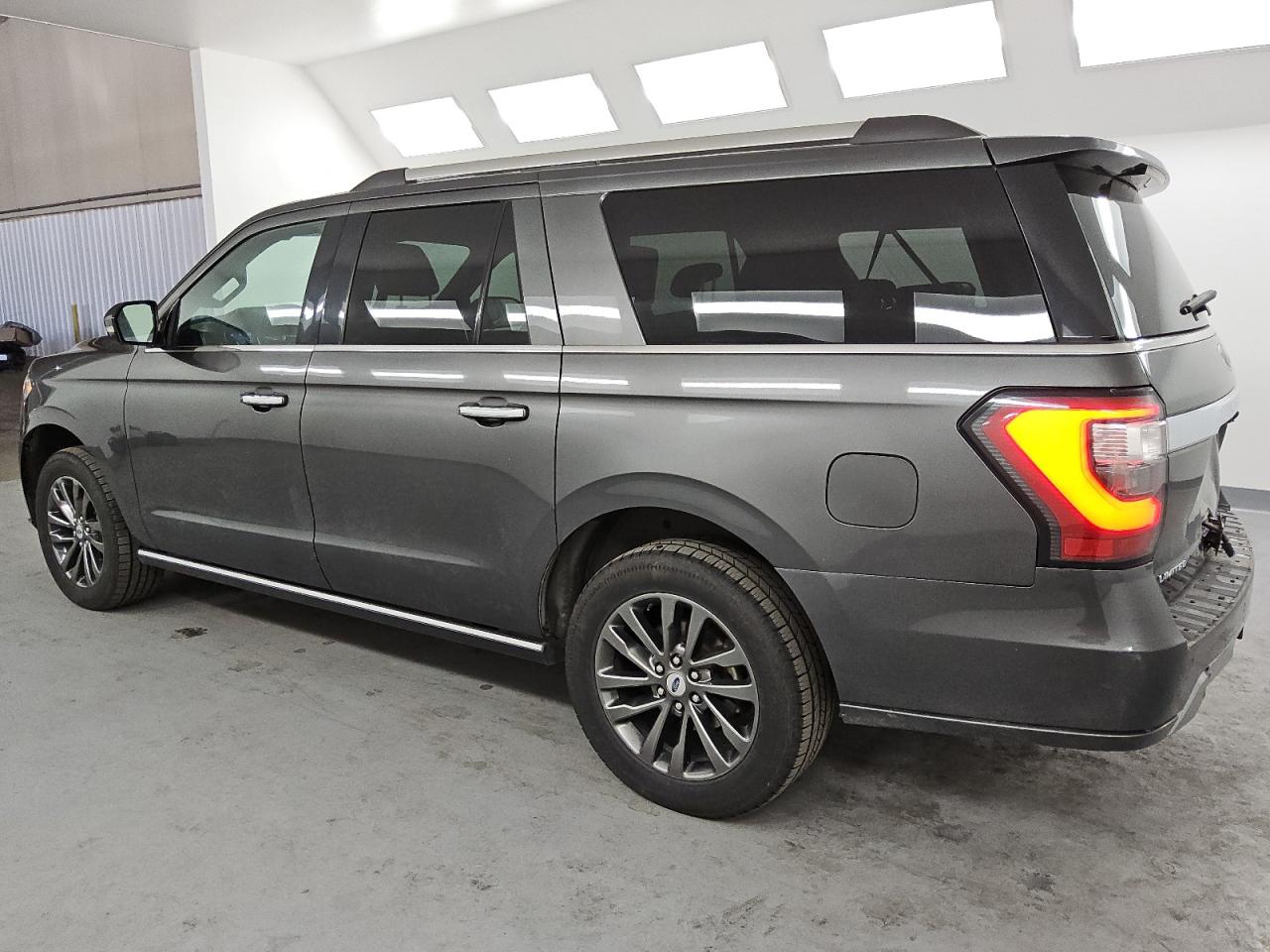 2021 Ford Expedition - Image 2