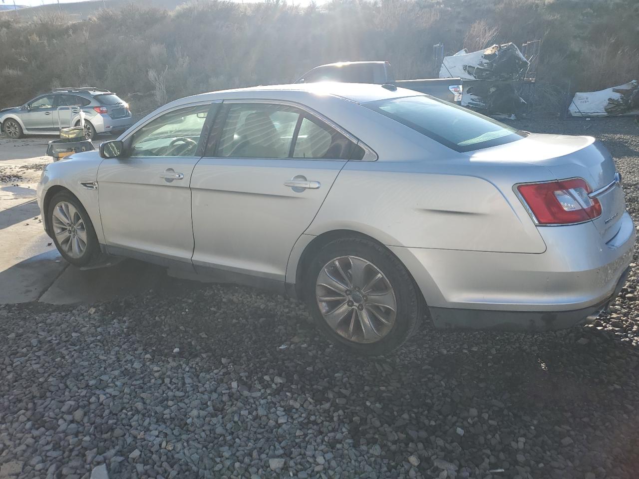 2010 Ford Taurus - Image 2
