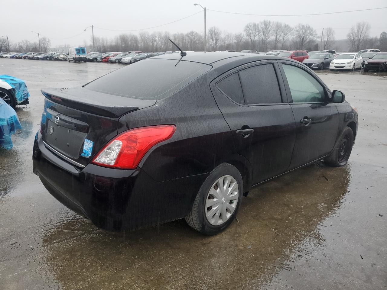 2015 Nissan Versa - Image 3