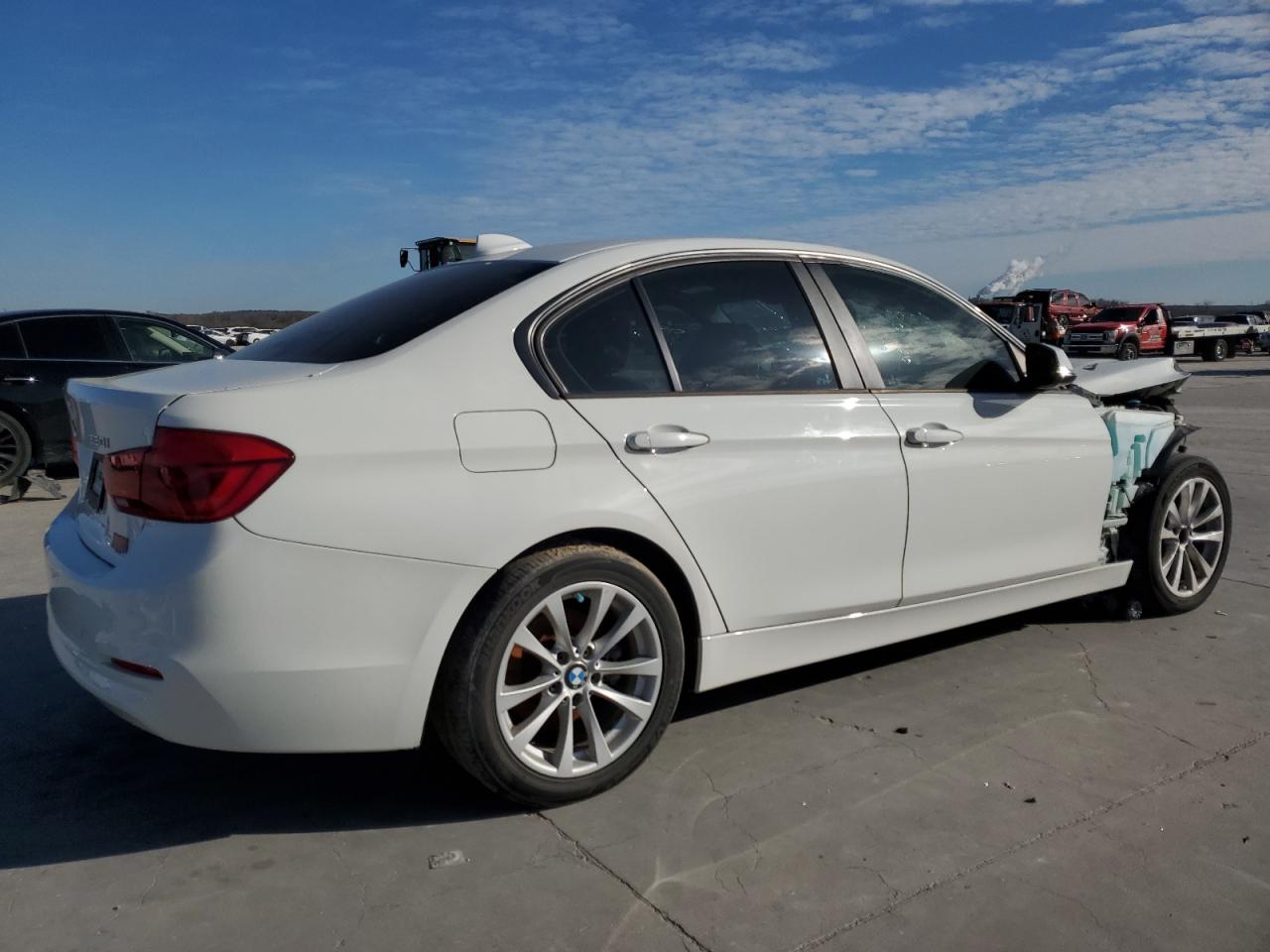 VIN WBA8A9C54JAD28156 2018 BMW 3 SERIES no.3