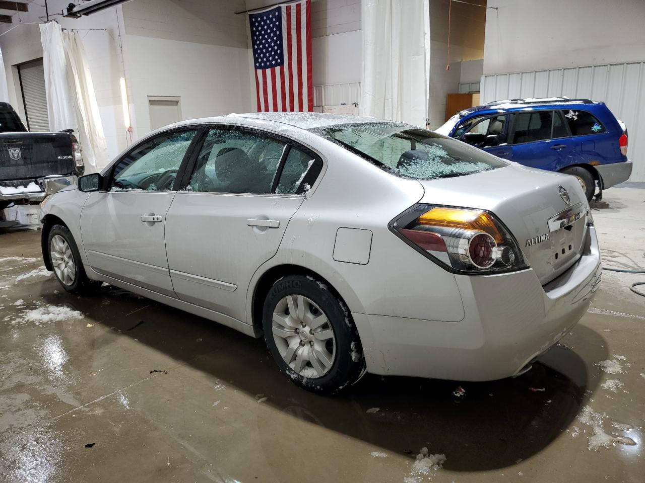 2011 Nissan Altima - Image 2