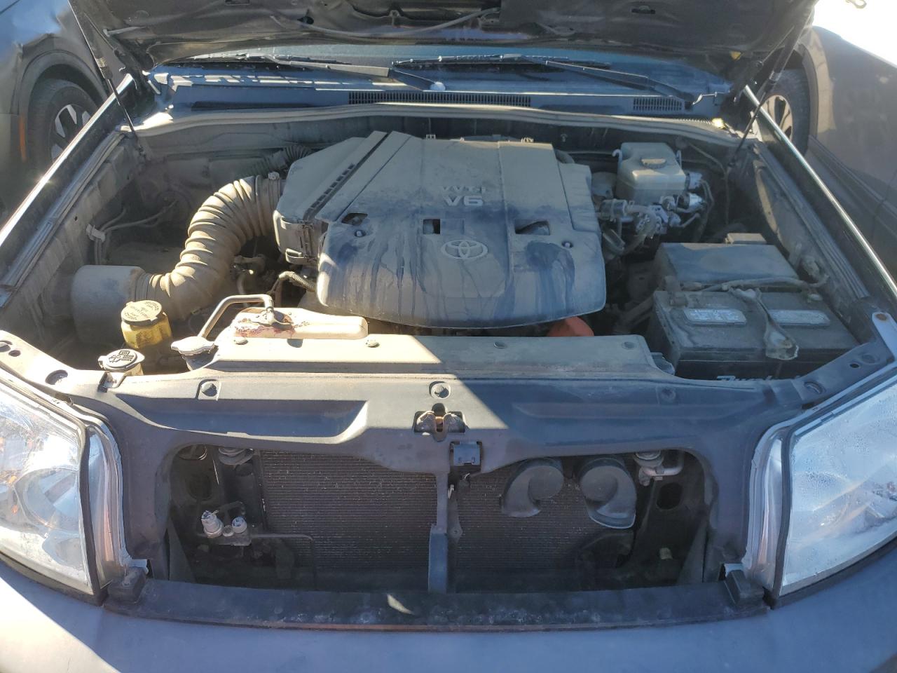 2003 Toyota 4Runner - Image 12