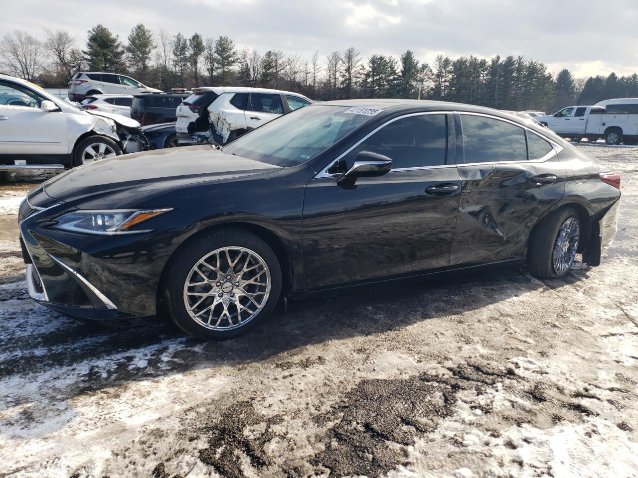 2020 Lexus ES - Image 1