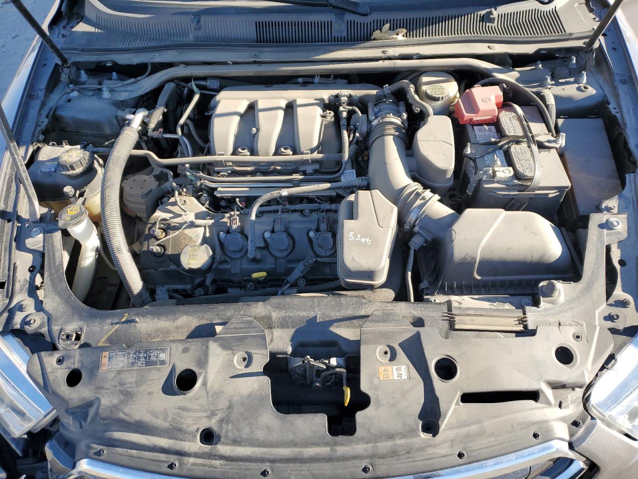 2013 Ford Taurus - Image 13