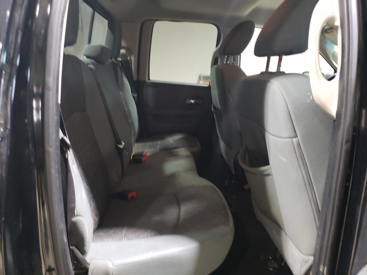 2014 RAM 1500 - Image 10