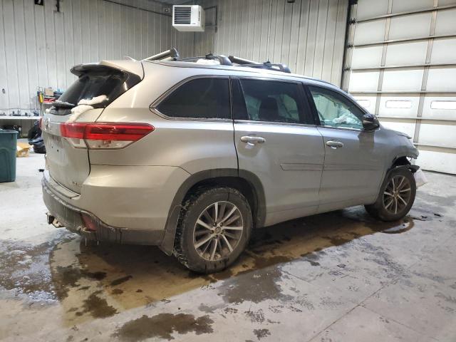  TOYOTA HIGHLANDER 2017 Silver