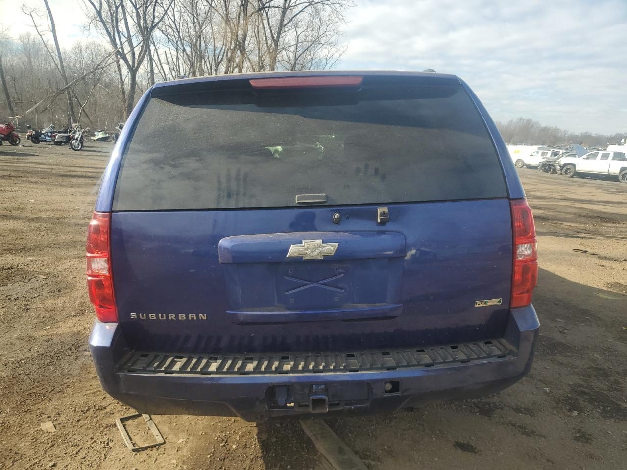 2010 Chevrolet Suburban - Image 6