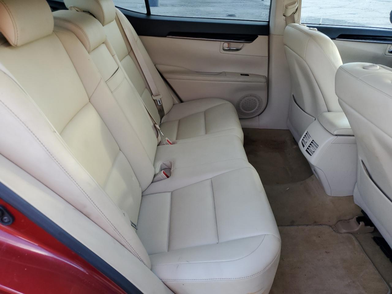 2014 Lexus ES - Image 10