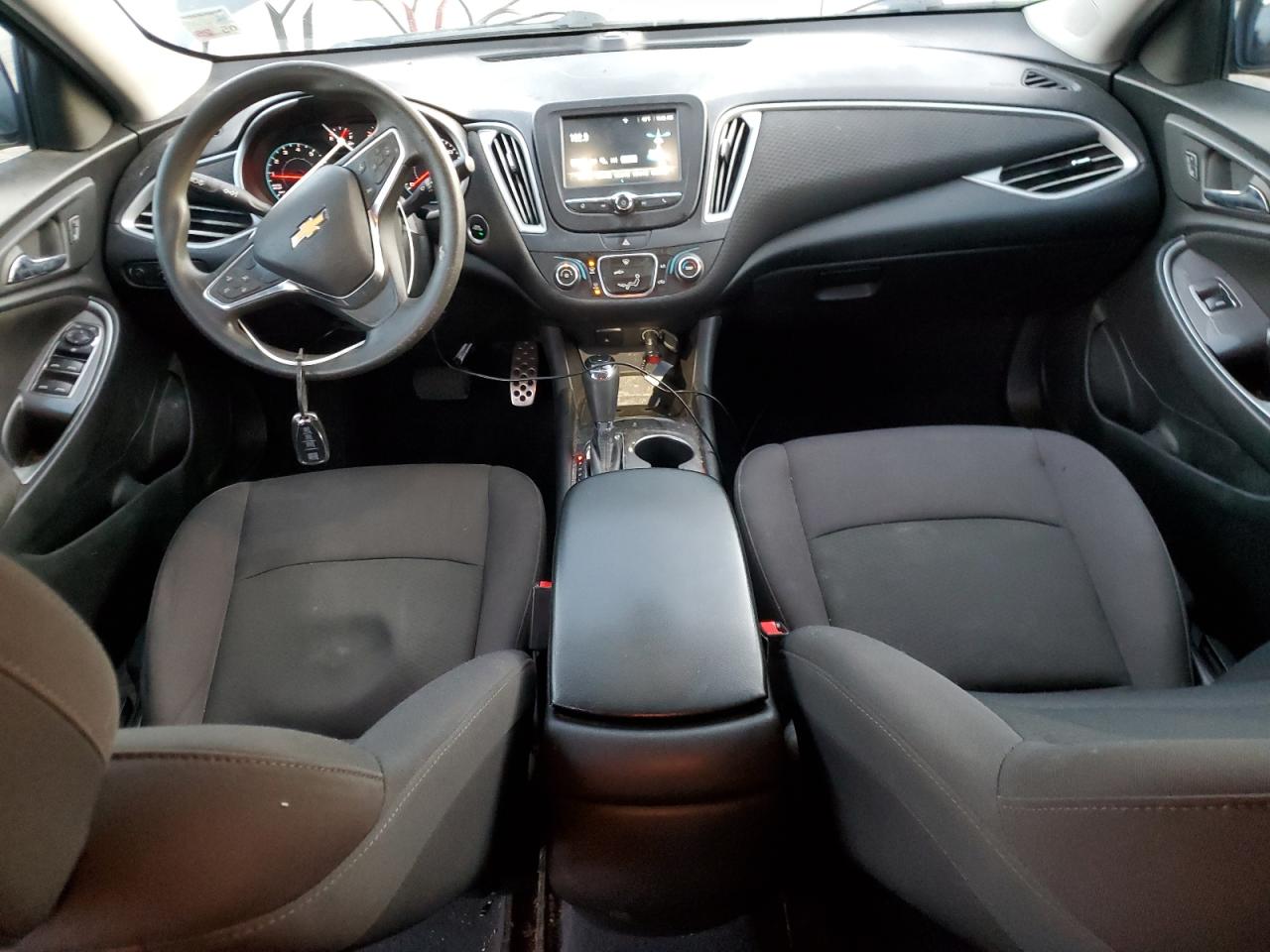 2017 Chevrolet Malibu - Image 8