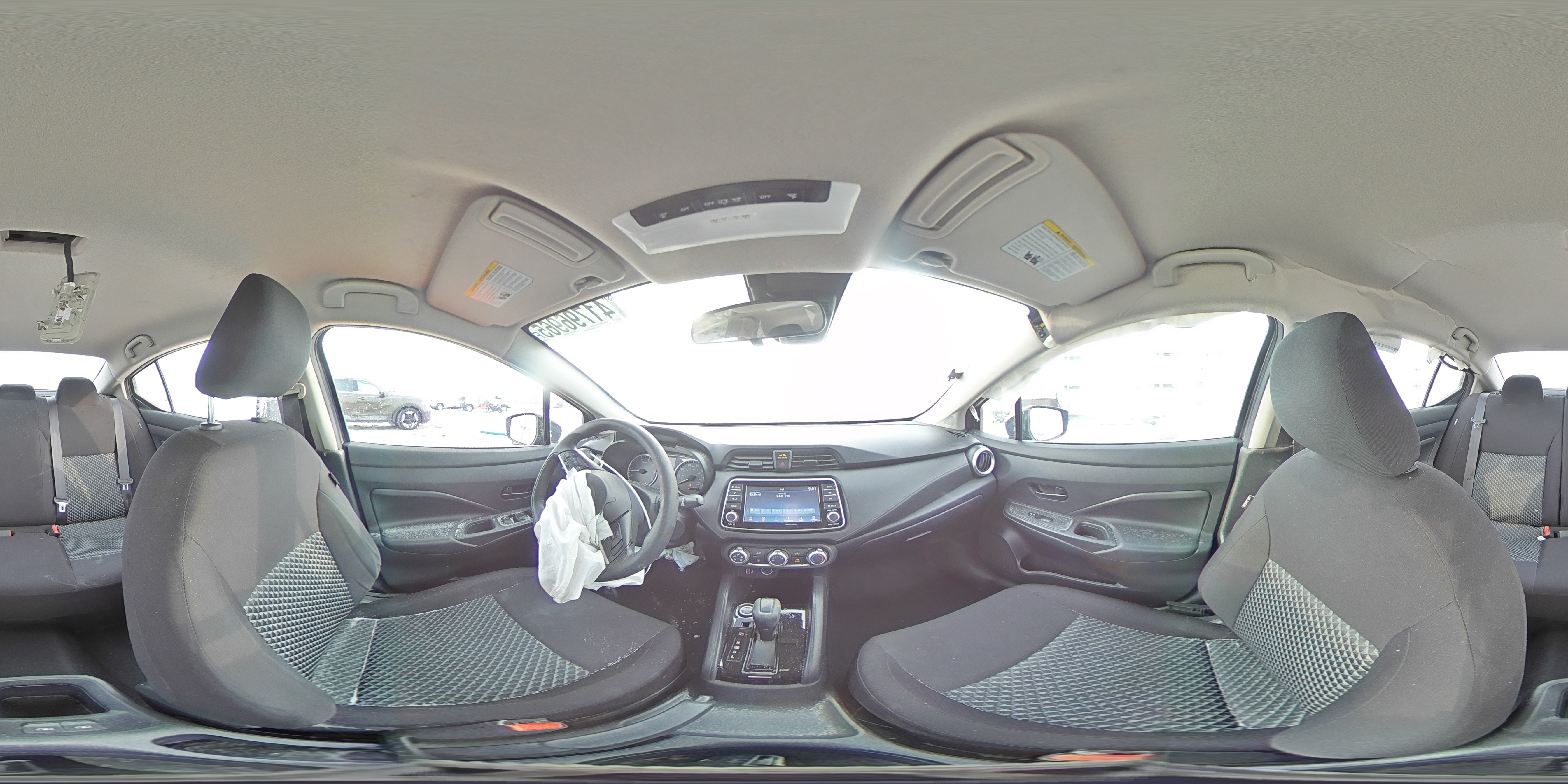 2021 Nissan Versa - Image 12