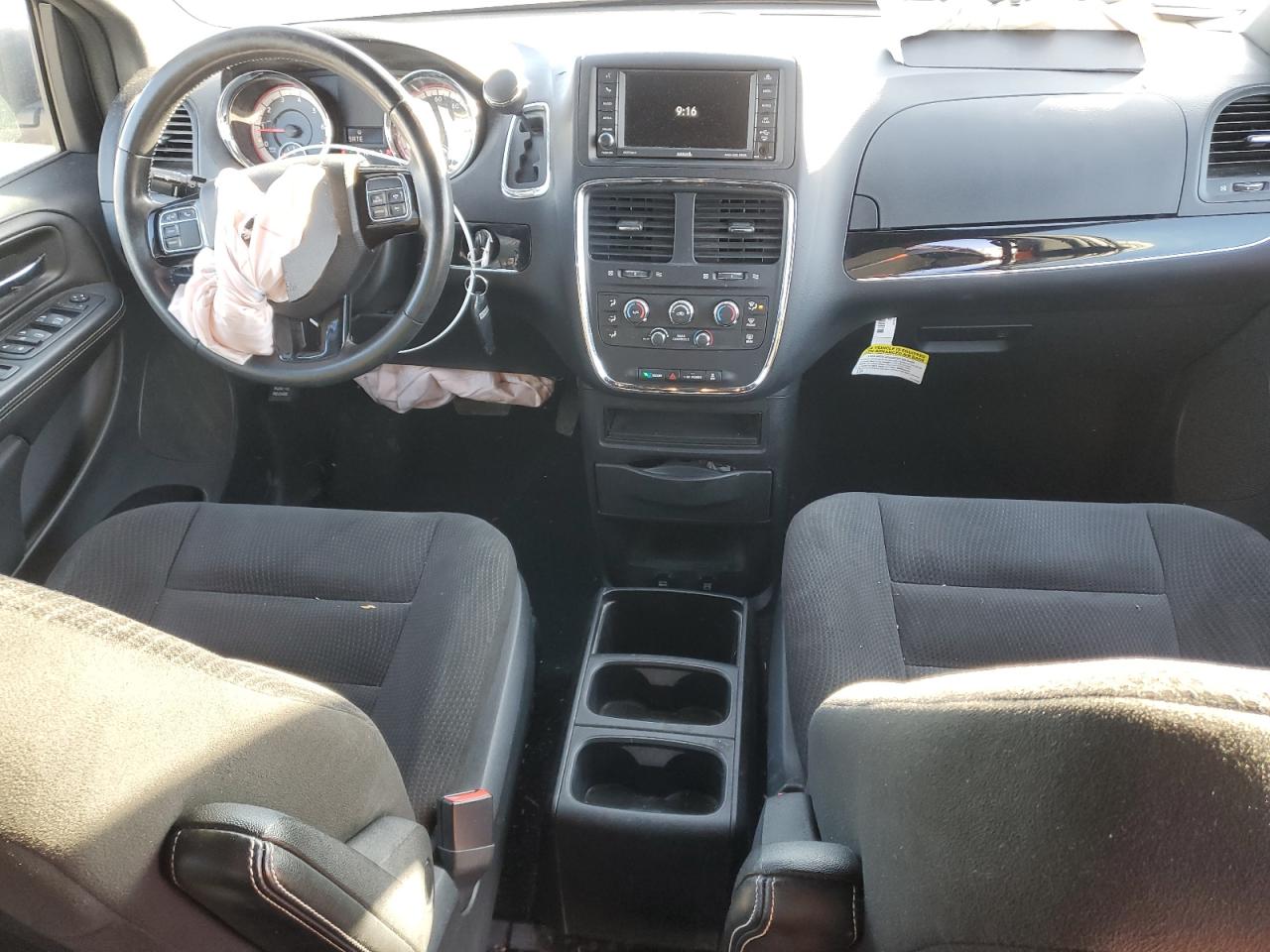 2017 Dodge Caravan - Image 8