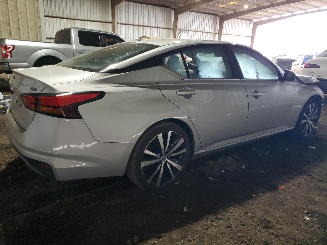 2022 Nissan Altima - Image 3