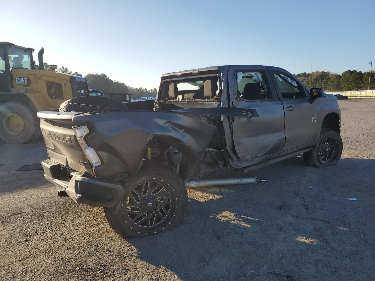2021 Chevrolet Silverado - Image 3