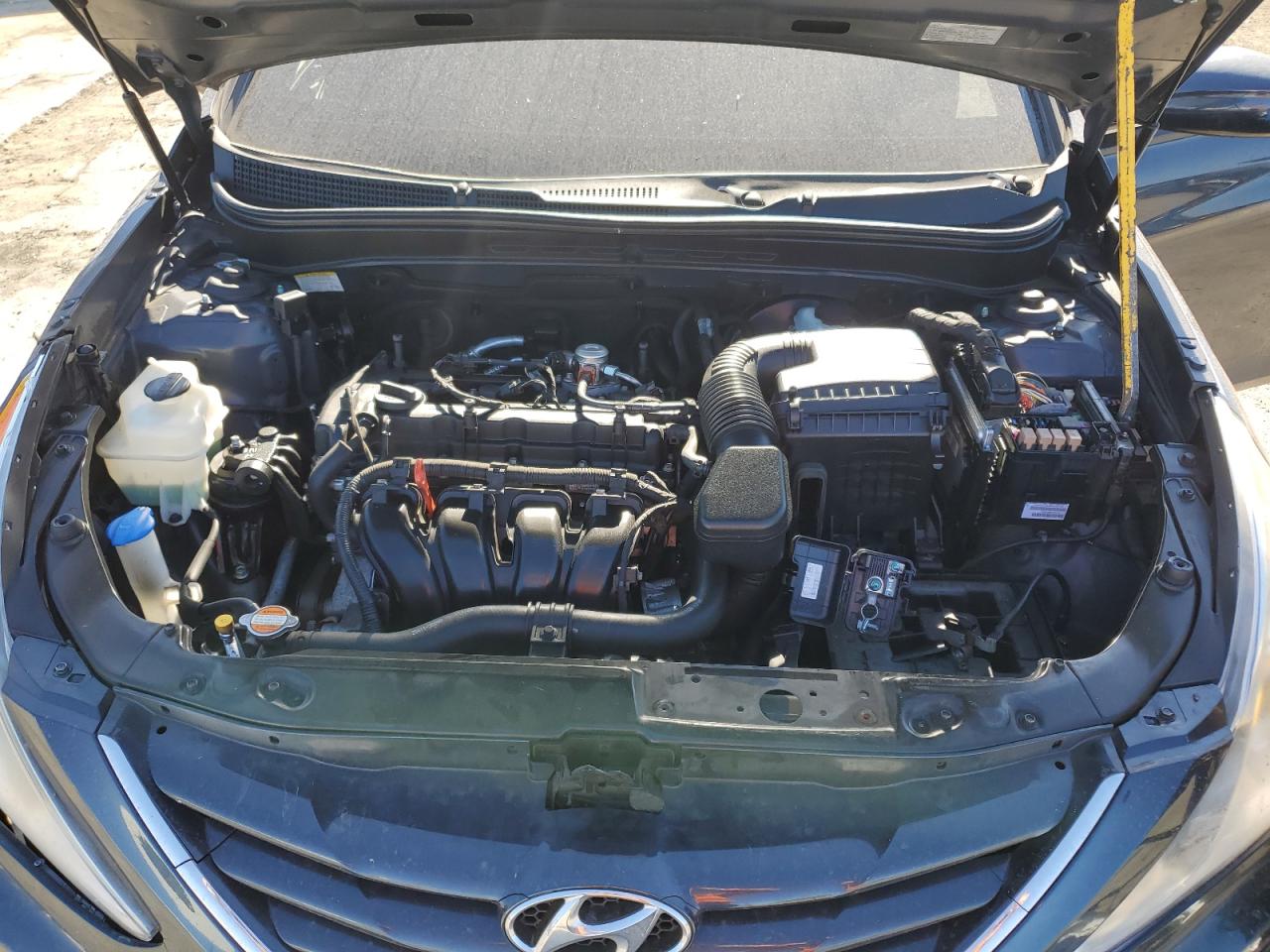 2011 Hyundai Sonata - Image 12