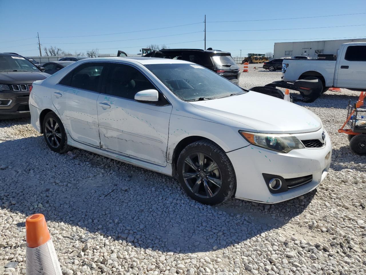 2014 Toyota Camry - Image 4
