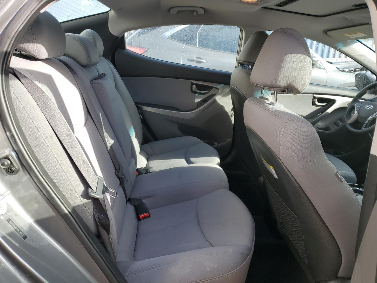 2013 Hyundai Elantra - Image 10