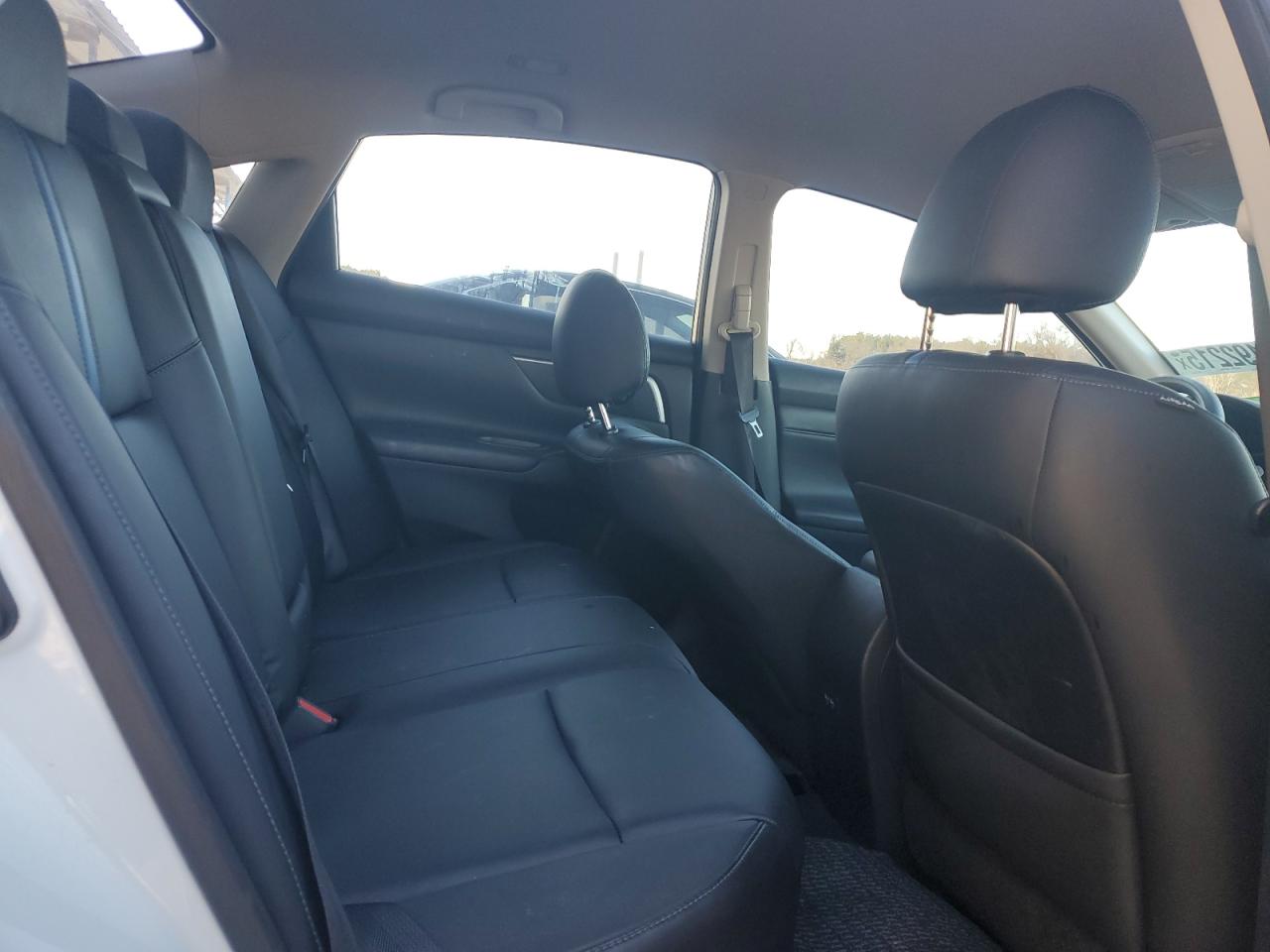 2018 Nissan Altima - Image 10