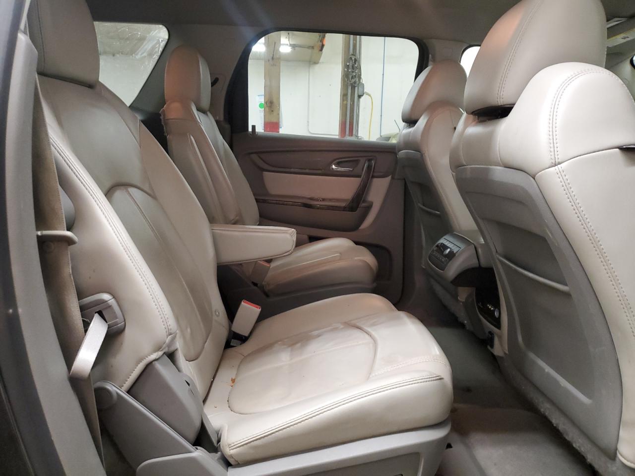 2015 GMC Acadia - Image 11