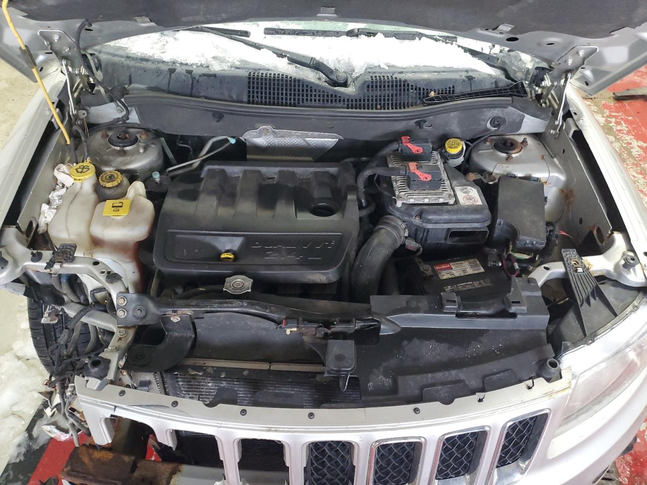 2011 Jeep Compass - Image 12