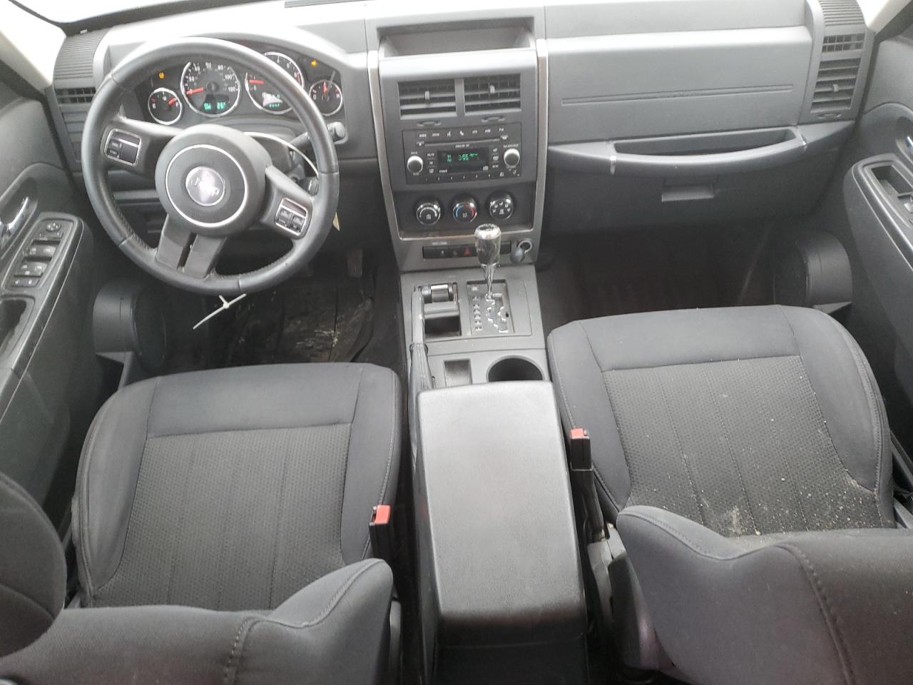 2011 Jeep Liberty (North America) - Image 8