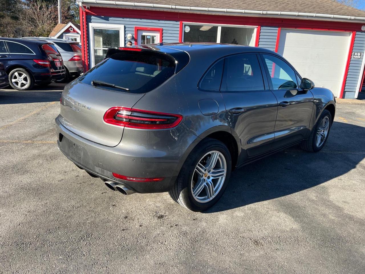 2018 Porsche Macan - Image 4