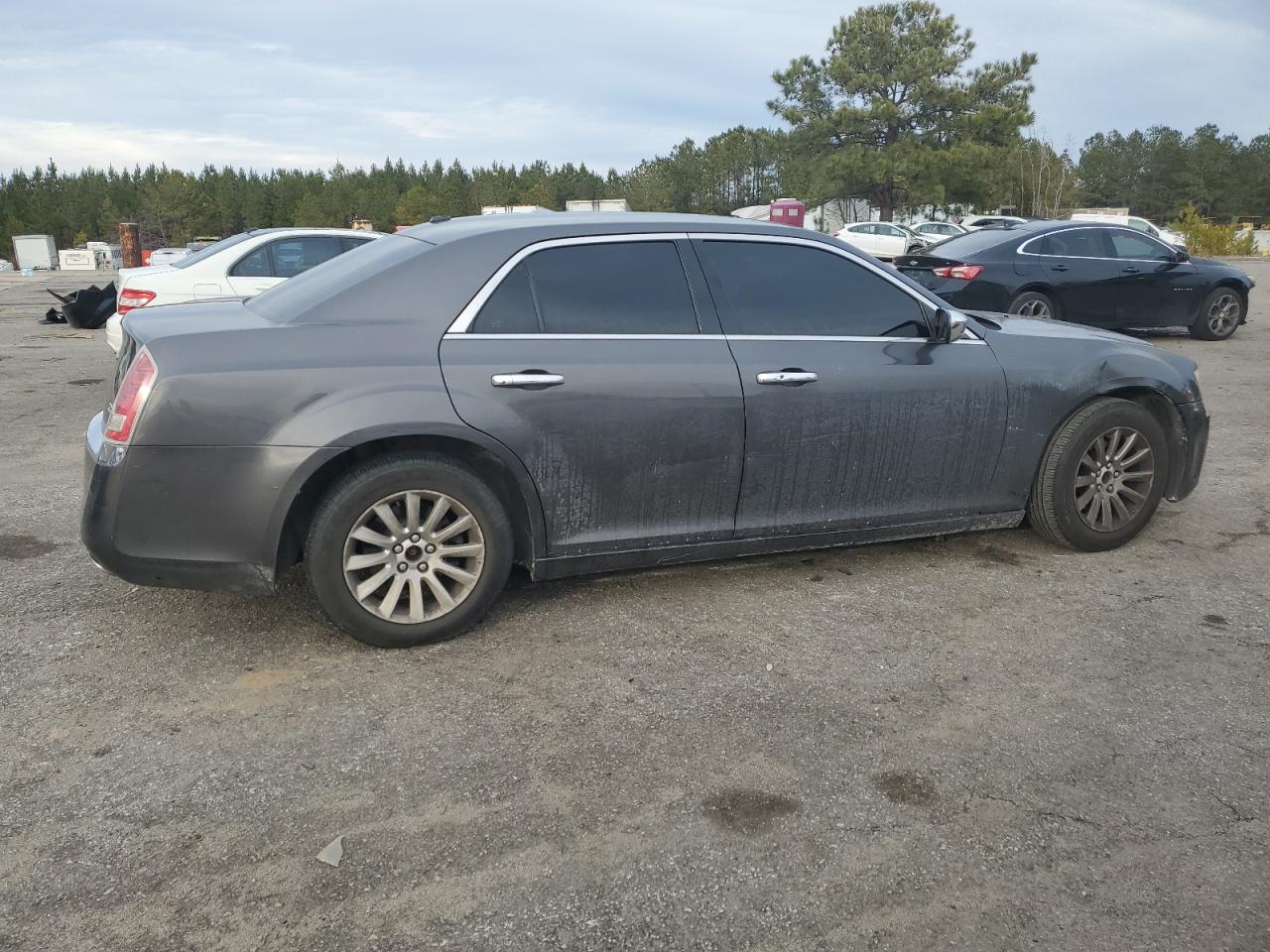 2014 Chrysler 300 - Image 3