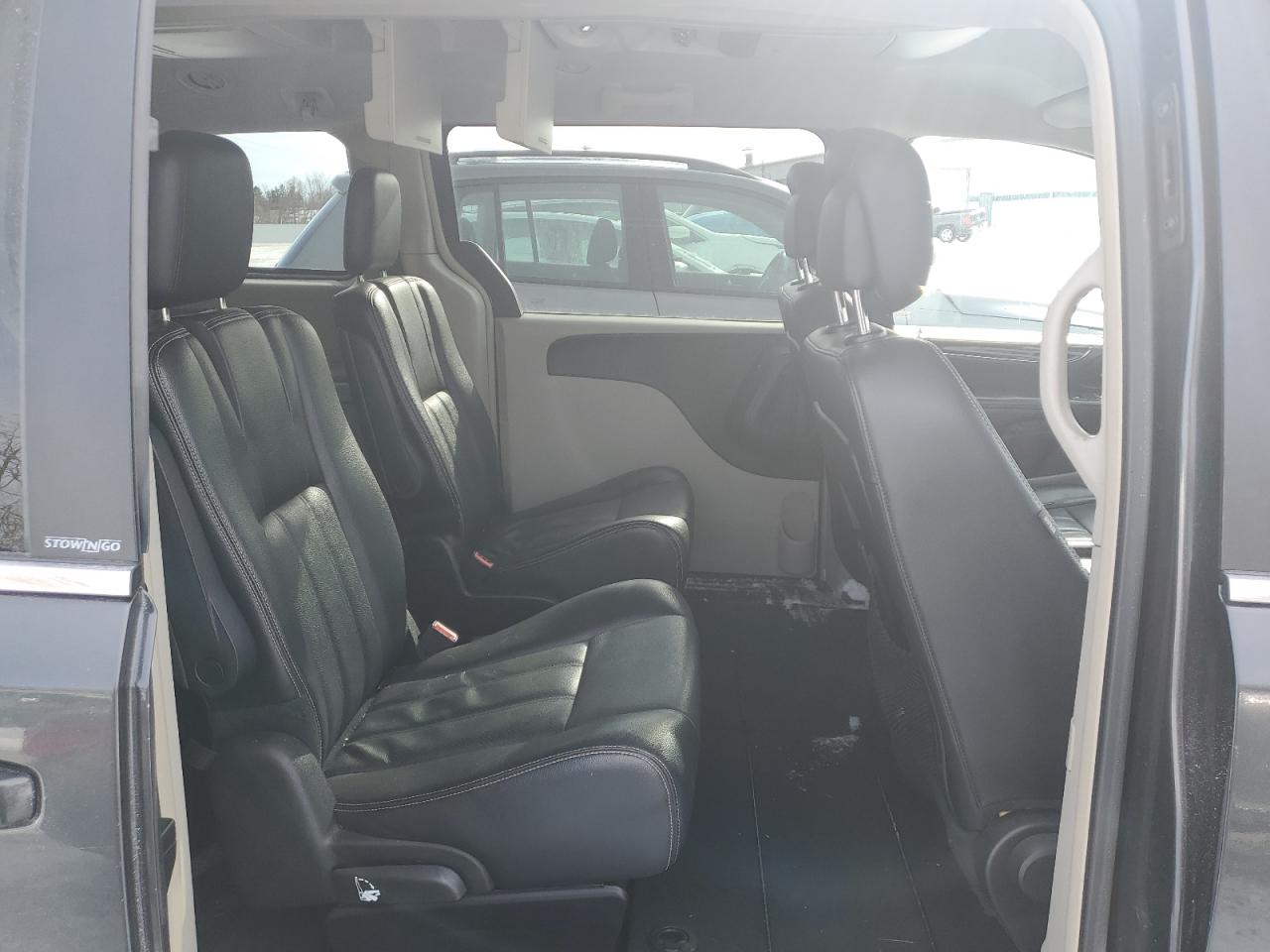 2012 Chrysler Town & Country - Image 11