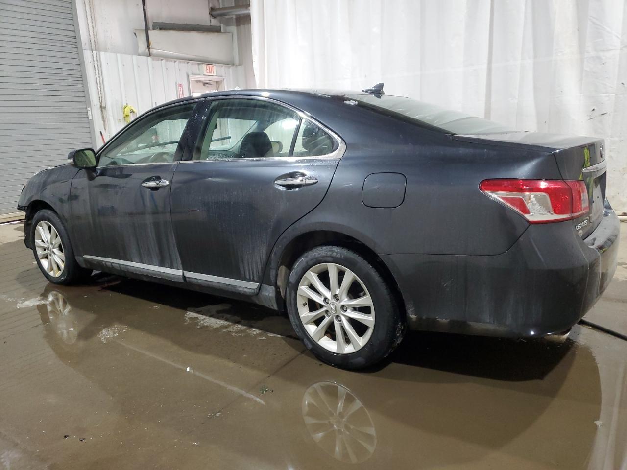 2010 Lexus ES - Image 2