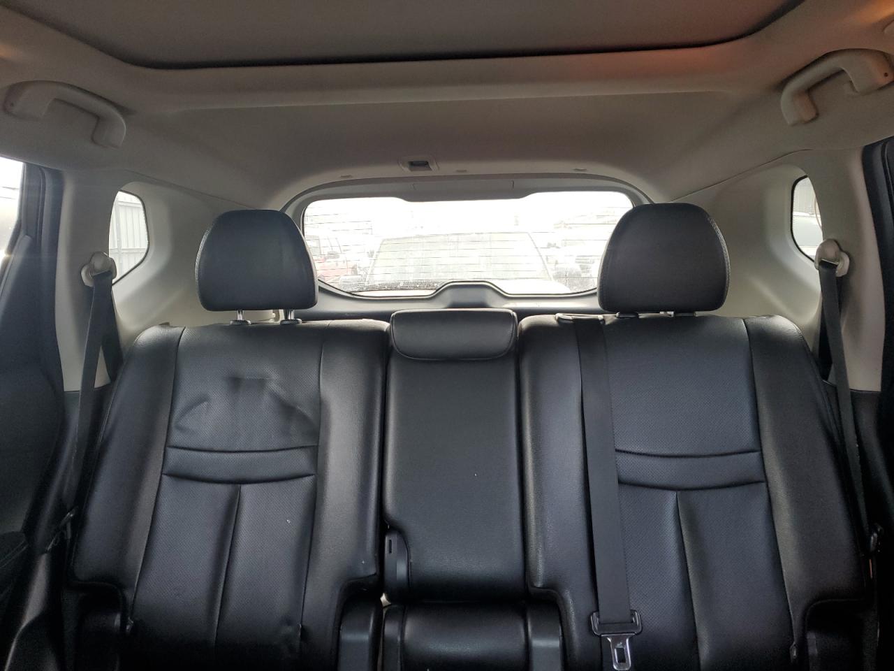 2016 Nissan Rogue - Image 10