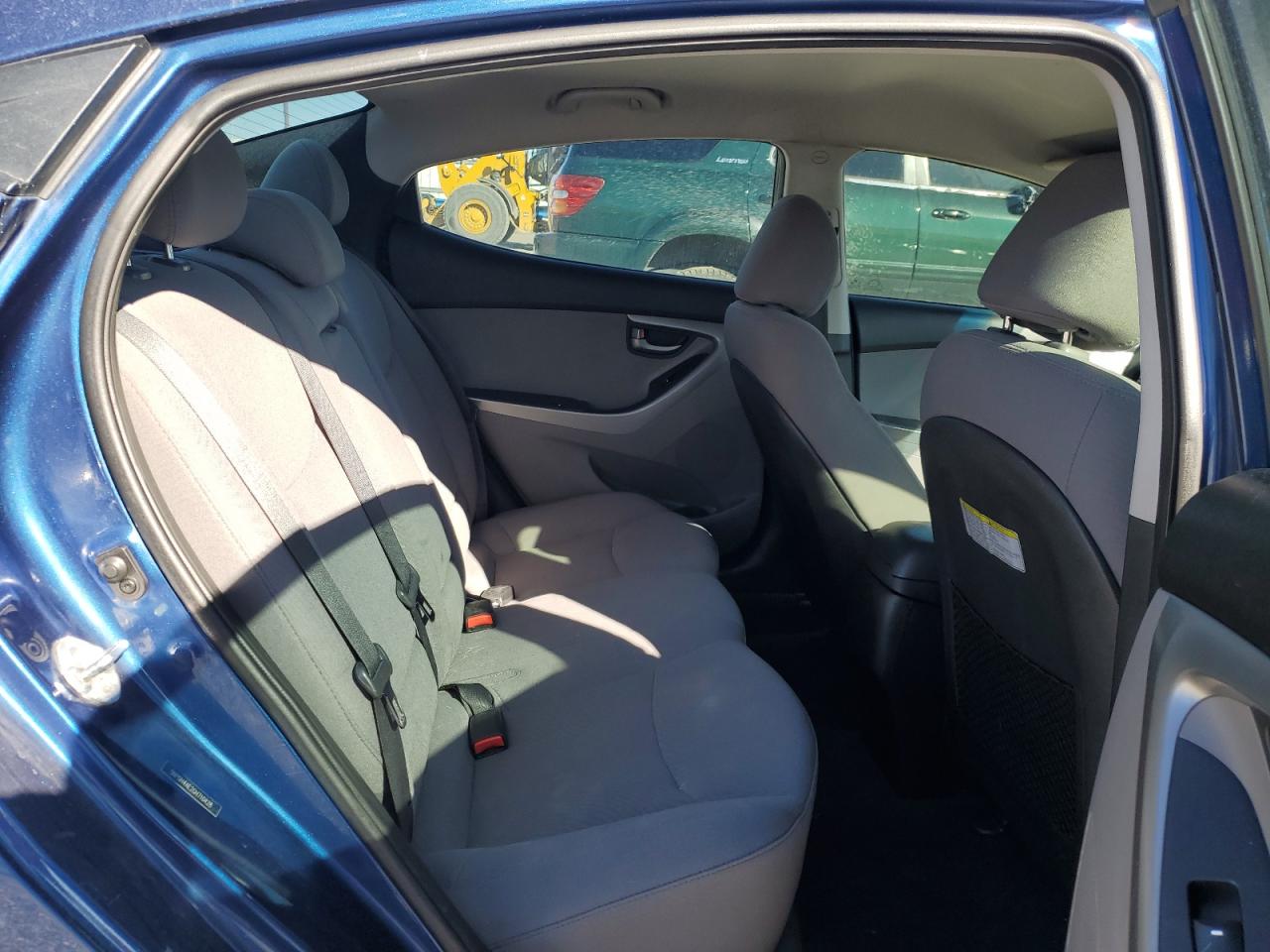 2016 Hyundai Elantra - Image 11