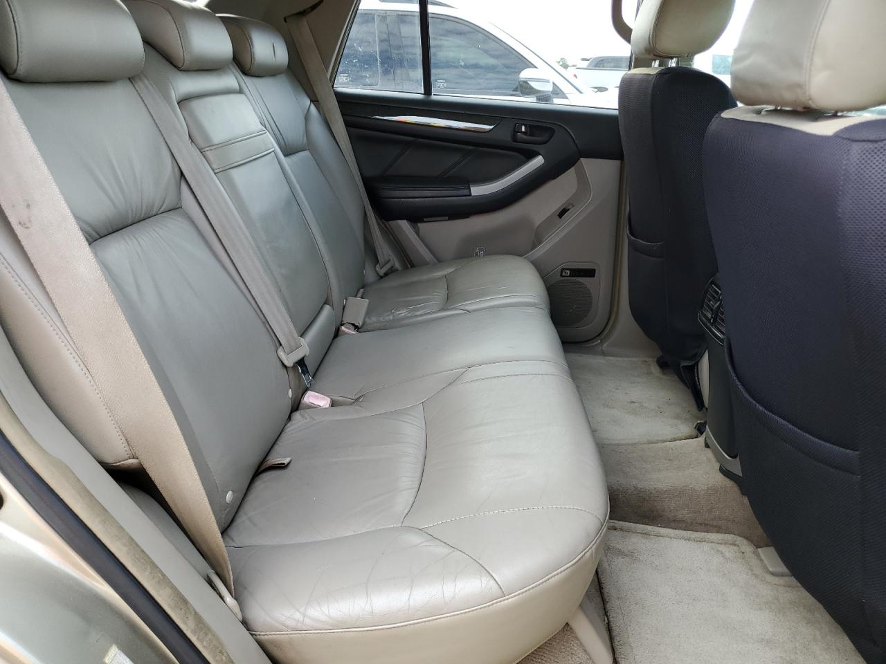 2005 Toyota 4Runner - Image 11