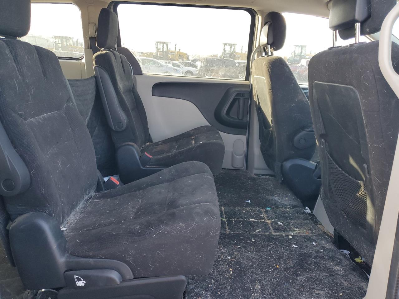 2016 Dodge Caravan - Image 10