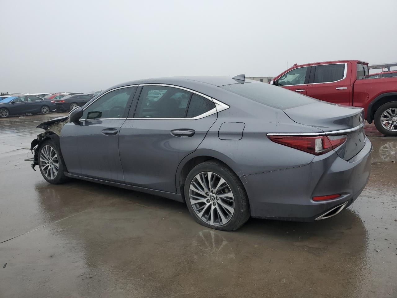 2019 Lexus ES - Image 2