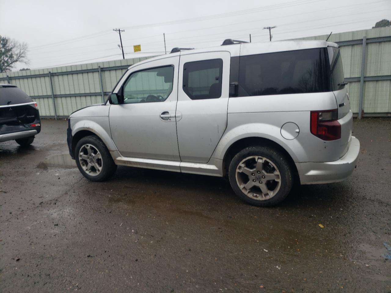 2007 Honda Element - Image 2
