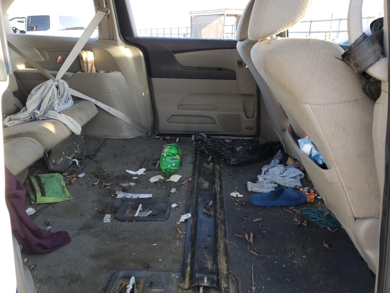 2015 Honda Odyssey - Image 12