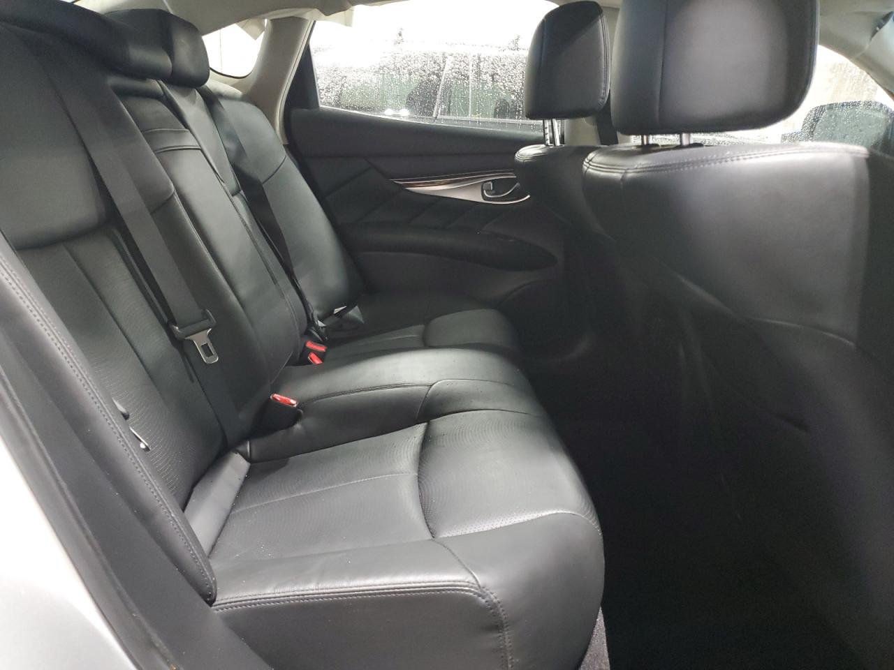 2019 Infiniti Q70 - Image 10