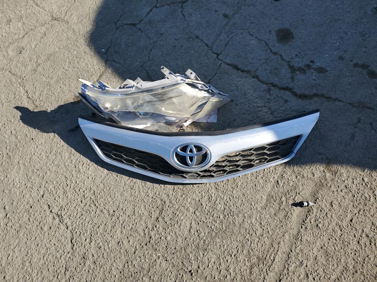 2013 Toyota Camry - Image 12