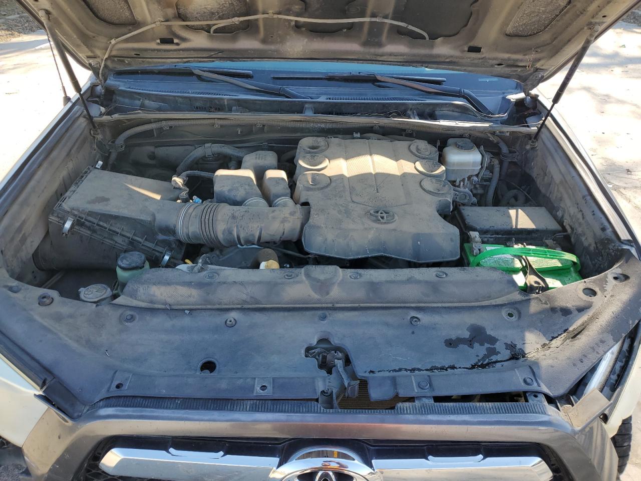 2010 Toyota 4Runner - Image 14