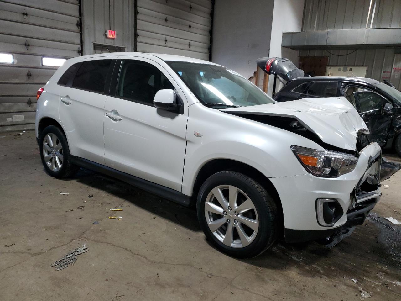 2015 Mitsubishi Outlander - Image 4